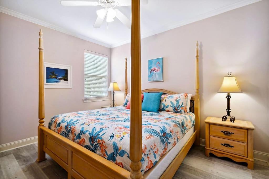 Seas The Dream At The Villages Of Crystal Beach Destin Bagian luar foto